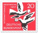 Stamp: Brieftauben mit Briefen (Internationale Briefwoche)