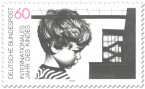 Stamp: Junge und Gebäude (Jahr des Kindes)